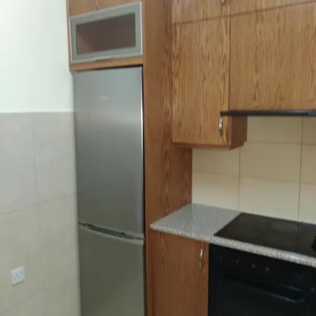 Cozy Two Bedroom * לרנקה