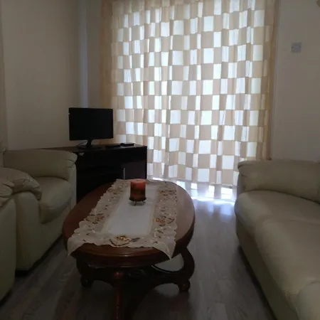 Cozy Two Bedroom Apartament *