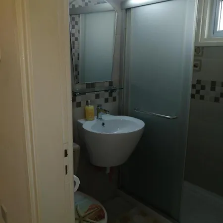 Cozy Two Bedroom Apartament Larnaca