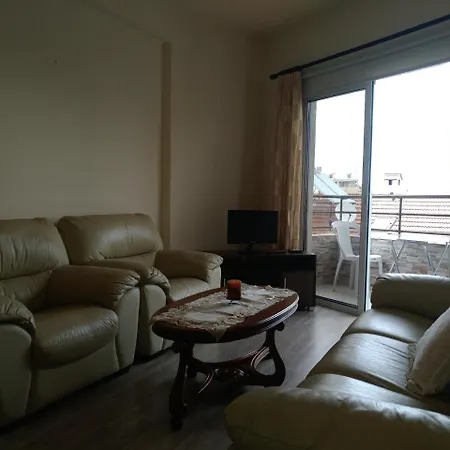 Cozy Two Bedroom Appartement Larnaca
