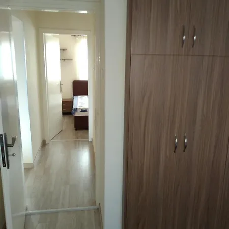 Cozy Two Bedroom *